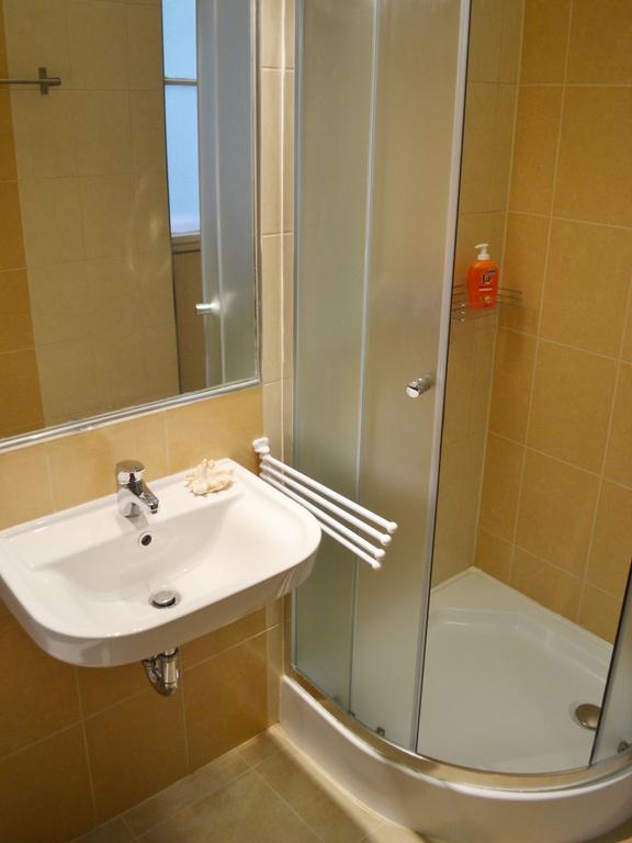 Casamia-Elegant Central Vaci St.Apt بودابست المظهر الخارجي الصورة